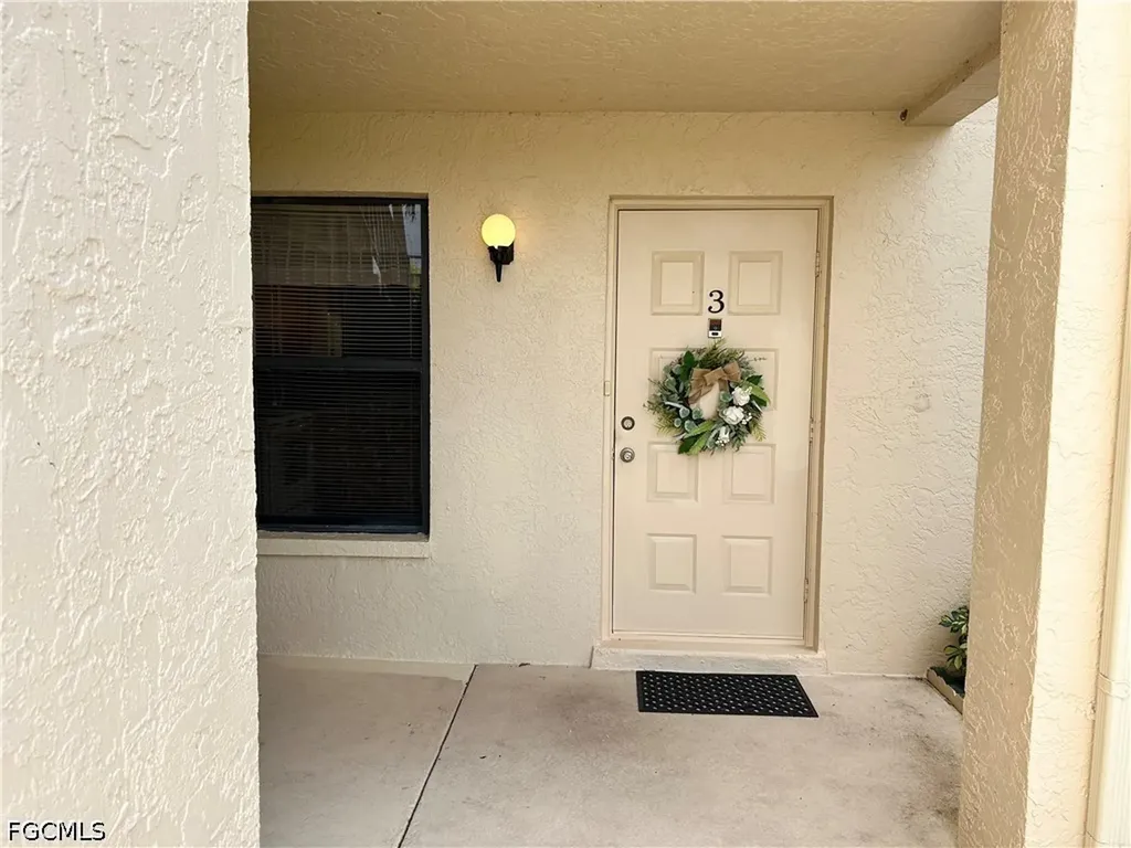 8534 Charter Club Circle Fort Myers FL 33919