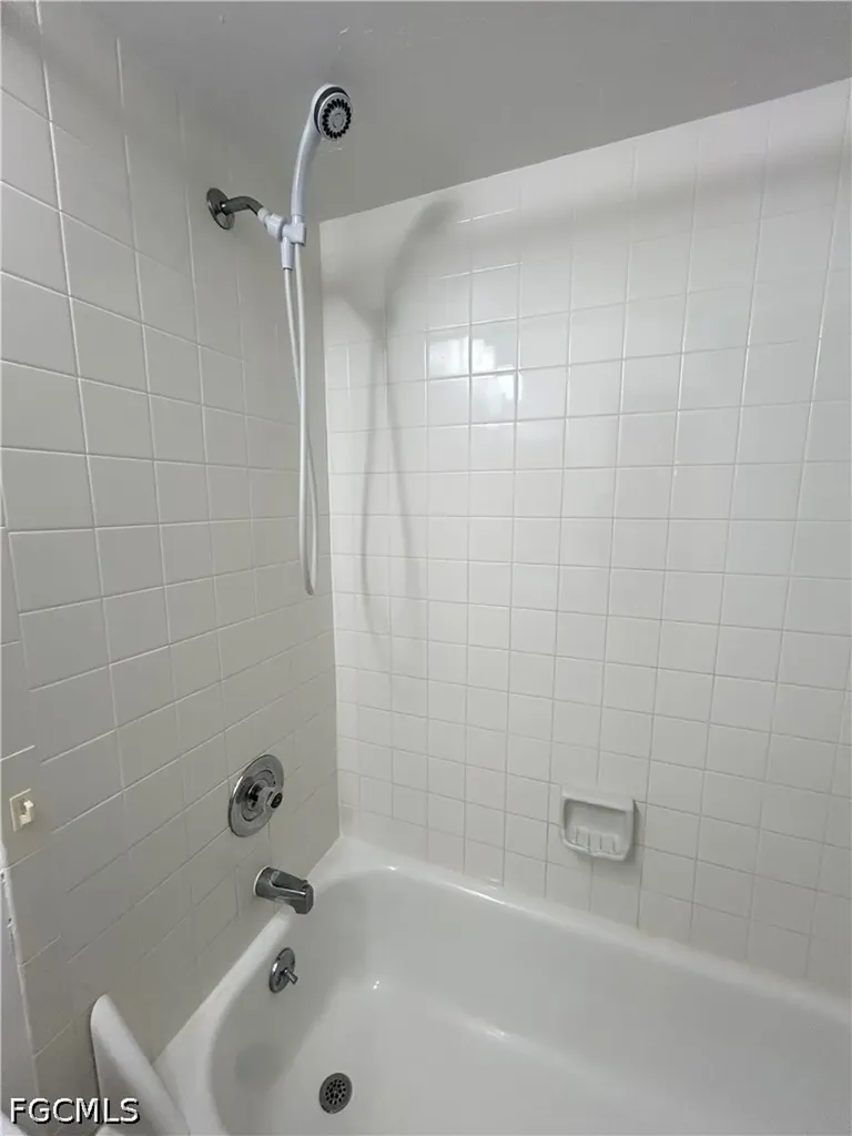 8534 Charter Club Circle Fort Myers FL 33919