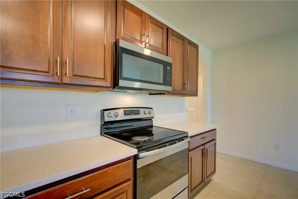 919 NE 11th Street Cape Coral FL 33909