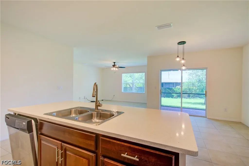 919 NE 11th Street Cape Coral FL 33909