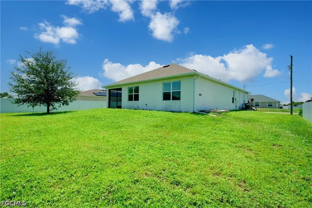 919 NE 11th Street Cape Coral FL 33909