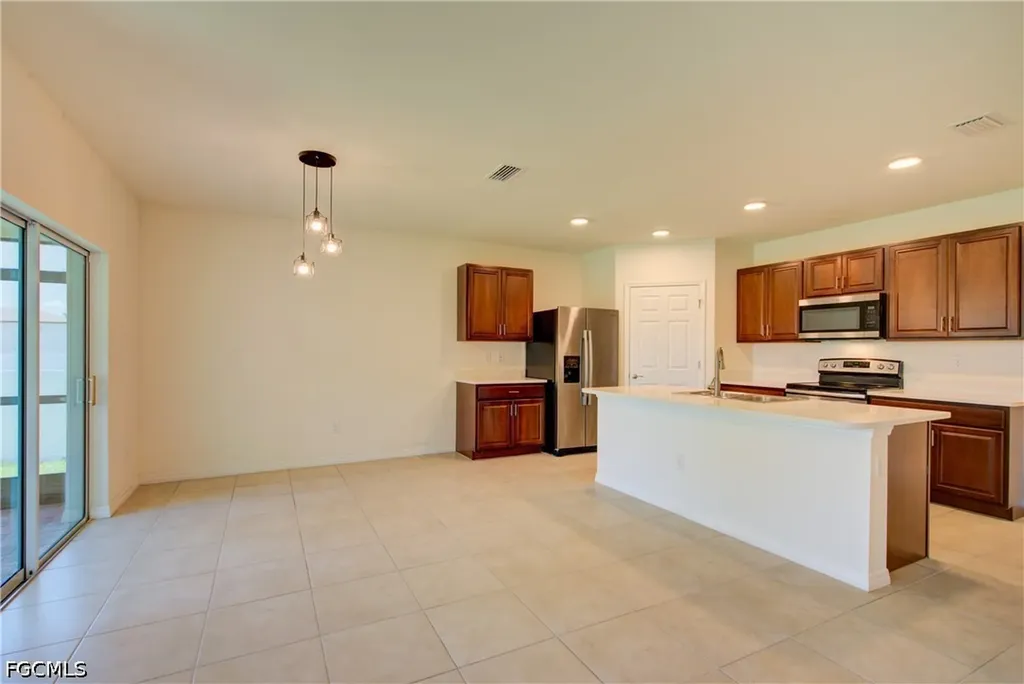 919 NE 11th Street Cape Coral FL 33909