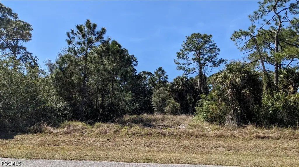 8026 Rolling Circle Labelle FL 33935