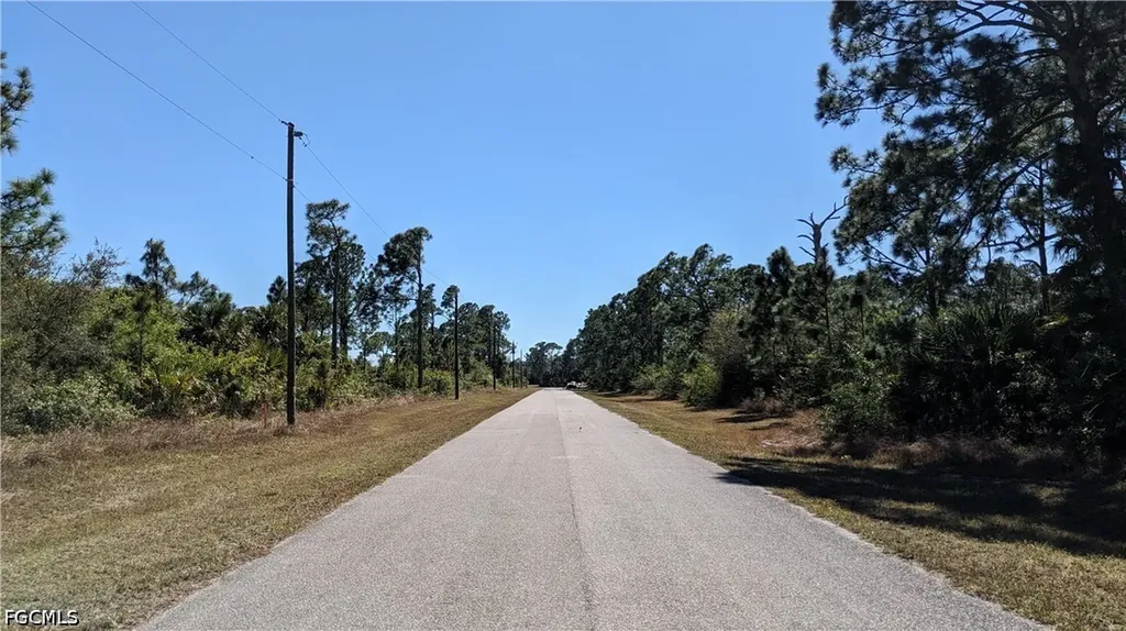 8026 Rolling Circle Labelle FL 33935