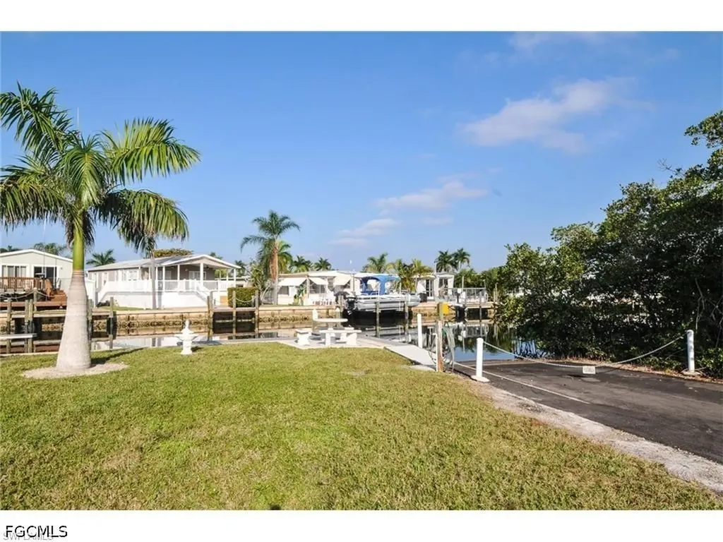 8 Galleon Way Fort Myers Beach FL 33931