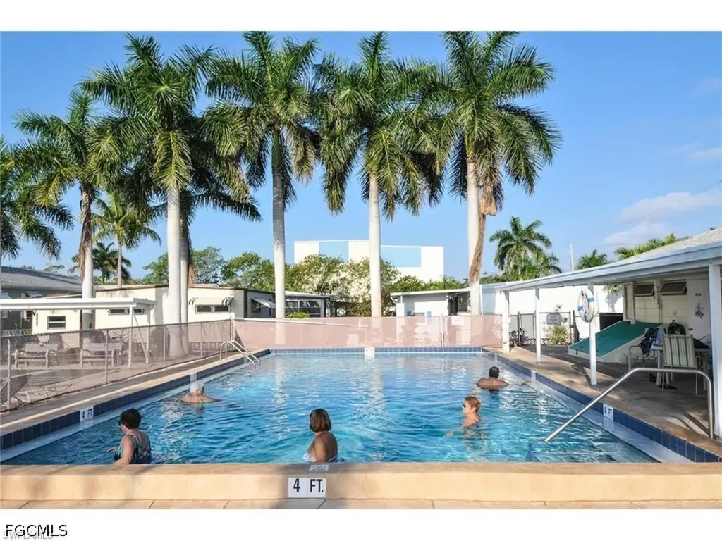 8 Galleon Way Fort Myers Beach FL 33931