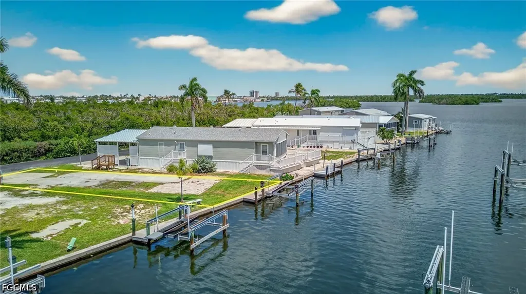 8 Galleon Way Fort Myers Beach FL 33931