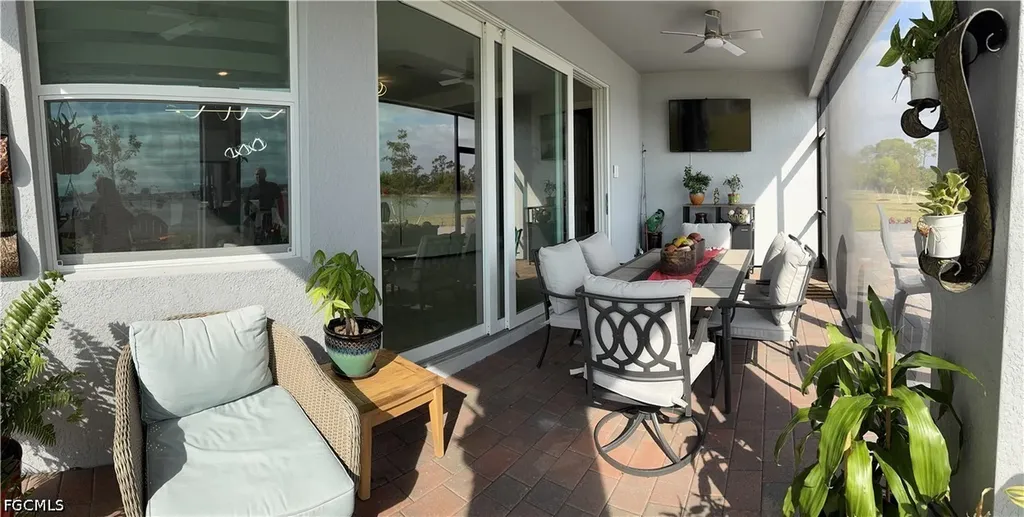 479 Spring Hill Lake Loop Cape Coral FL 33993