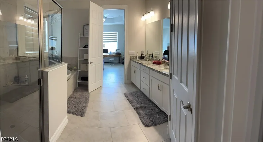 479 Spring Hill Lake Loop Cape Coral FL 33993