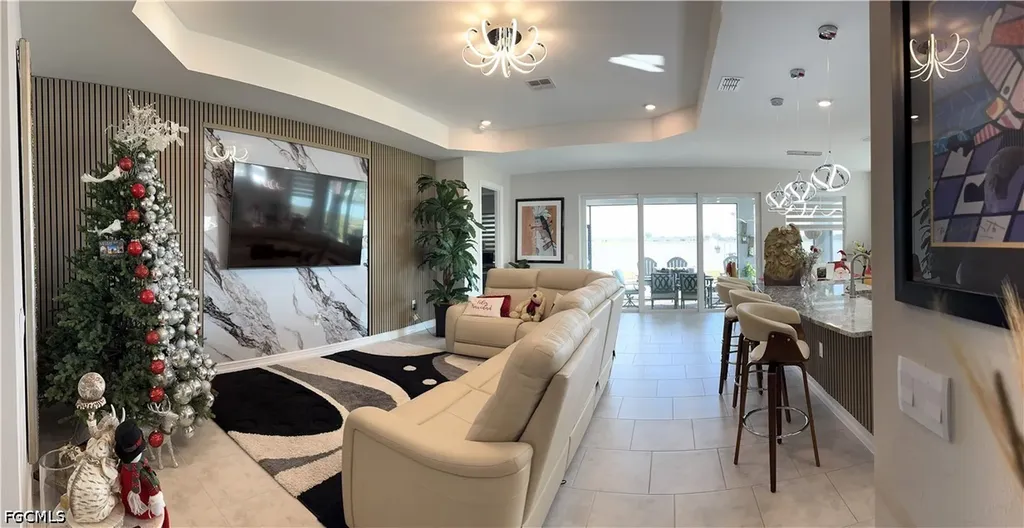 479 Spring Hill Lake Loop Cape Coral FL 33993