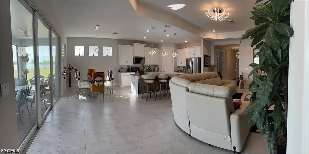 479 Spring Hill Lake Loop Cape Coral FL 33993