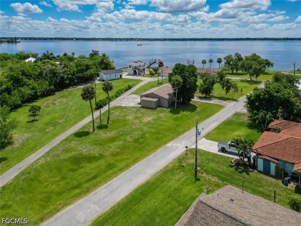 1818/1822 Stevenson Road North Fort Myers FL 33917