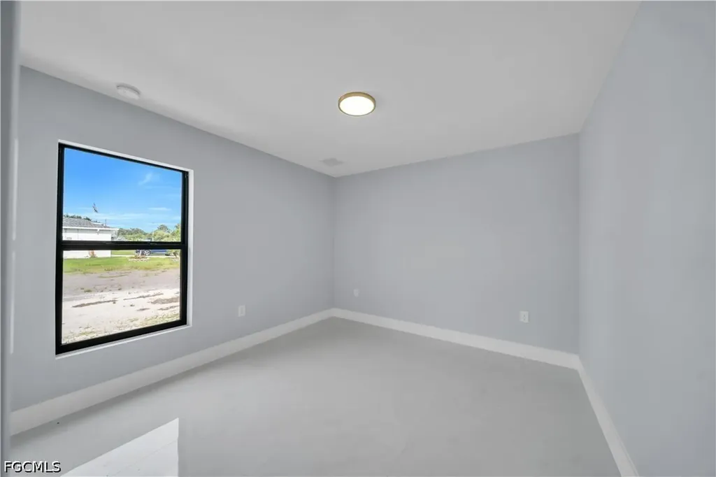 3916 8th Street SW Lehigh Acres FL 33976