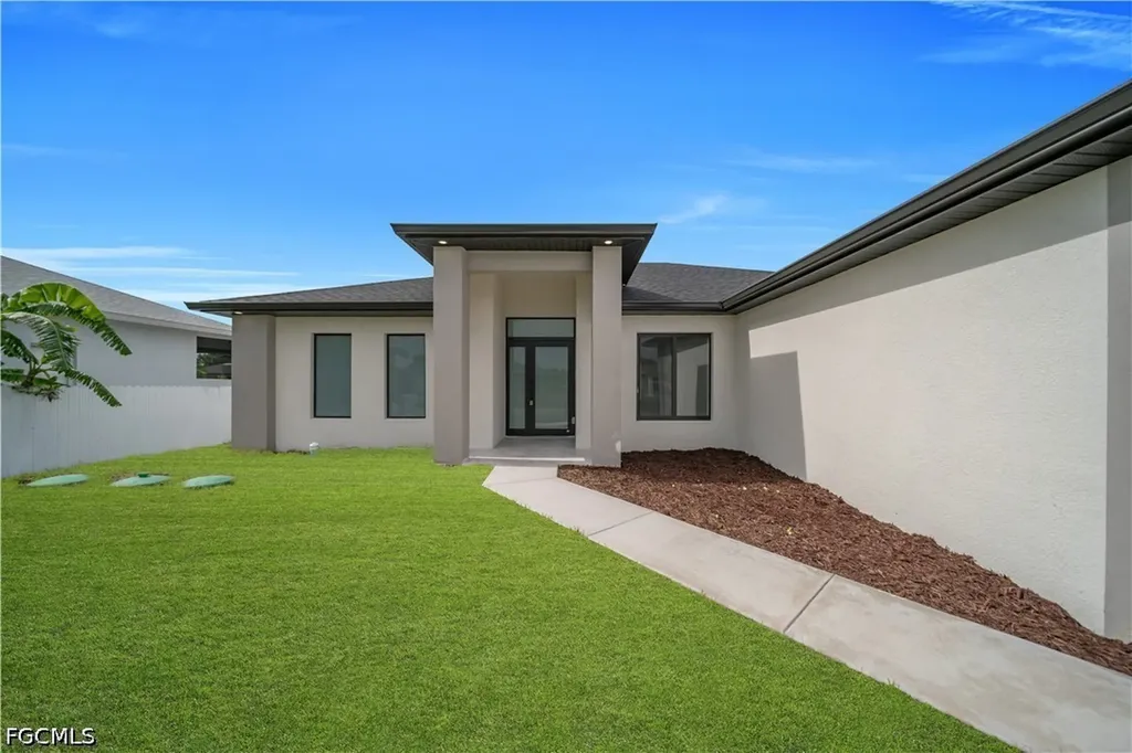 3916 8th Street SW Lehigh Acres FL 33976