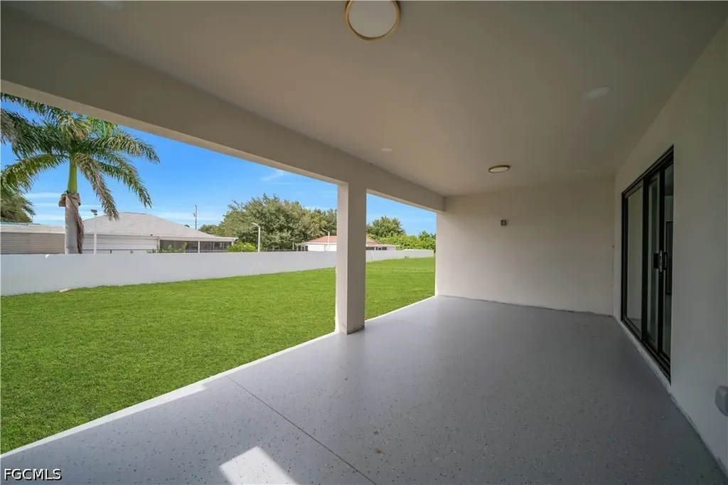 3916 8th Street SW Lehigh Acres FL 33976