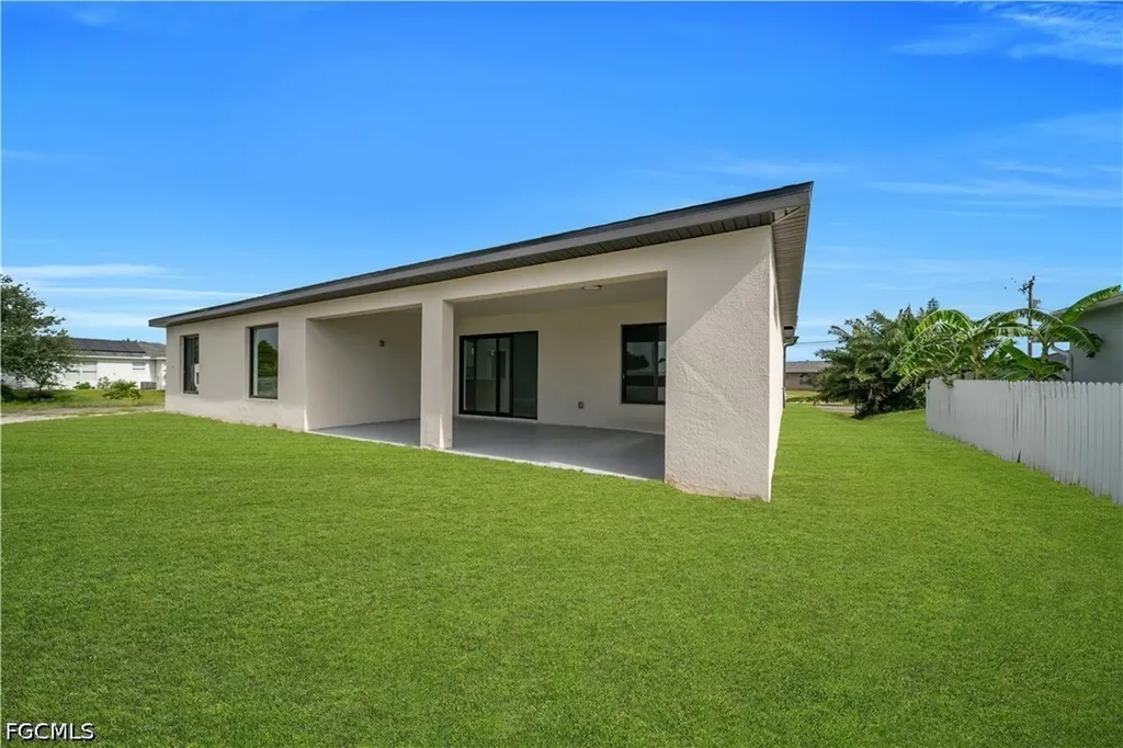 3916 8th Street SW Lehigh Acres FL 33976