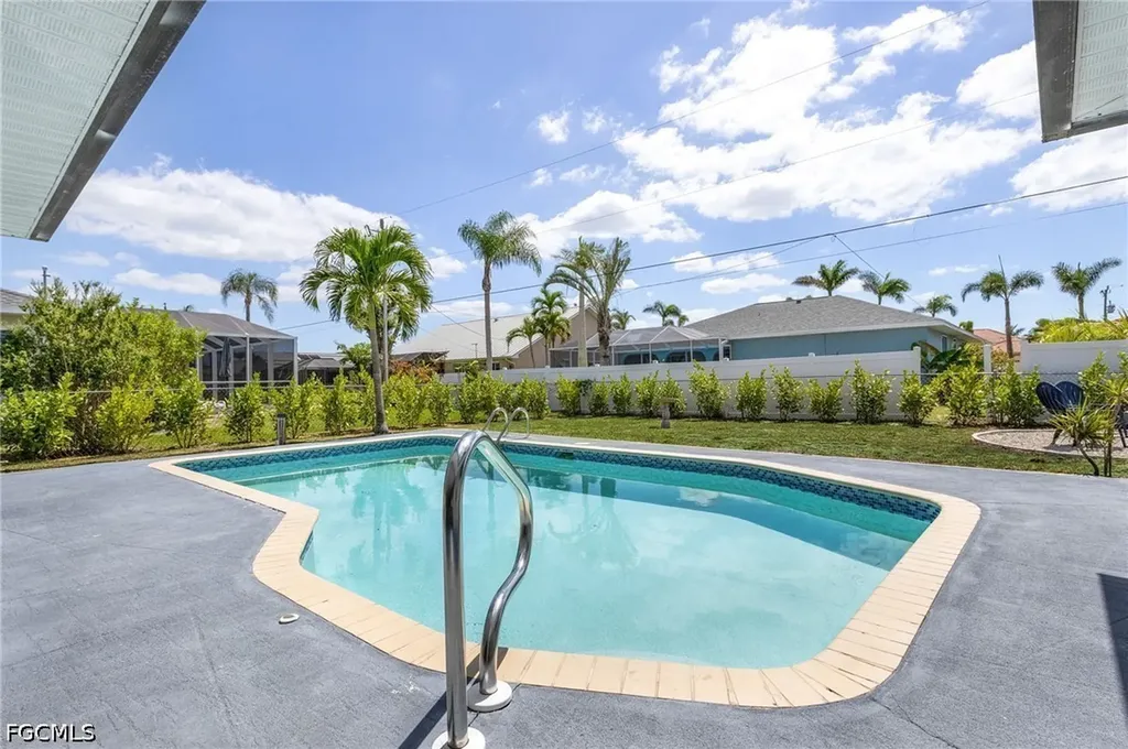 1424 SW 49th Street Cape Coral FL 33914