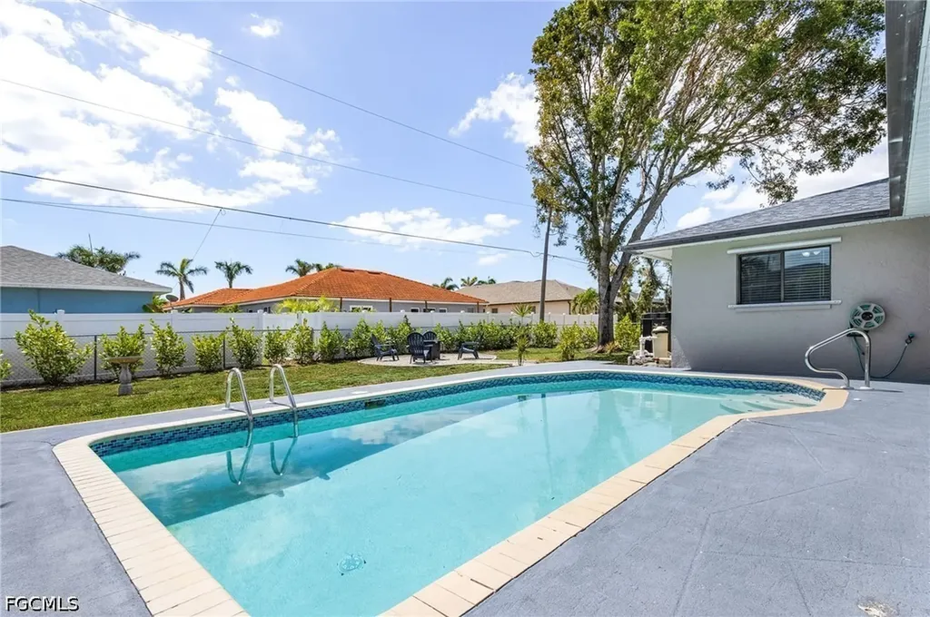 1424 SW 49th Street Cape Coral FL 33914