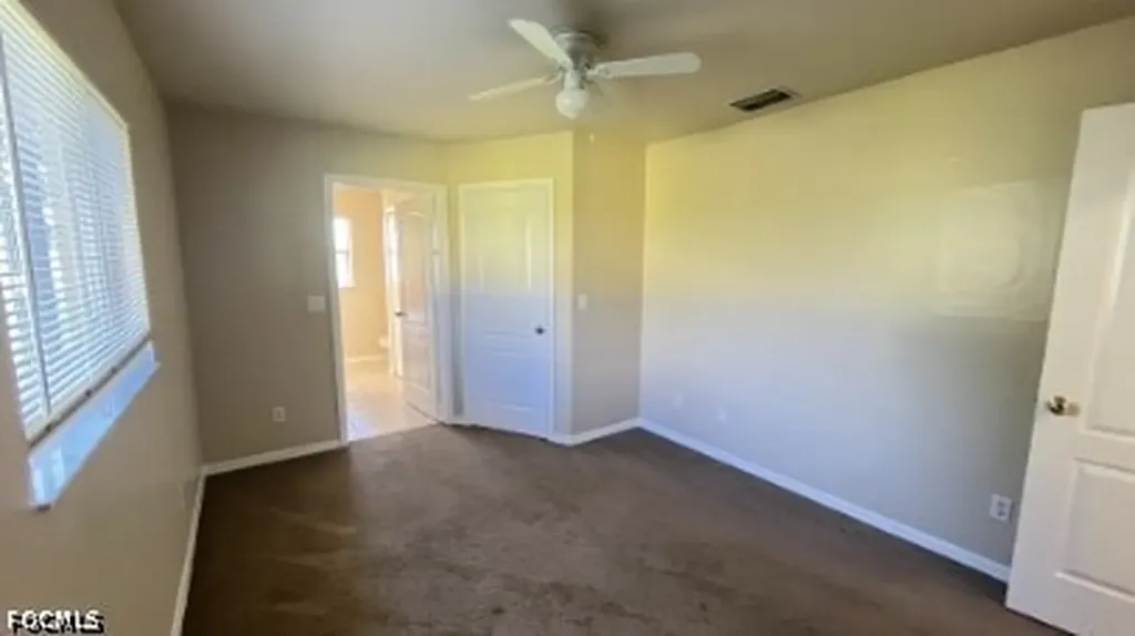 922 SE 13th Terrace Cape Coral FL 33990