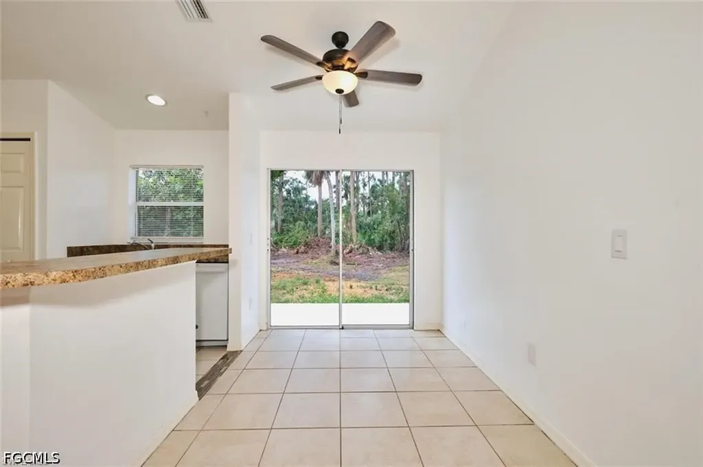 3825/3827 Hollycrest Street Fort Myers FL 33905