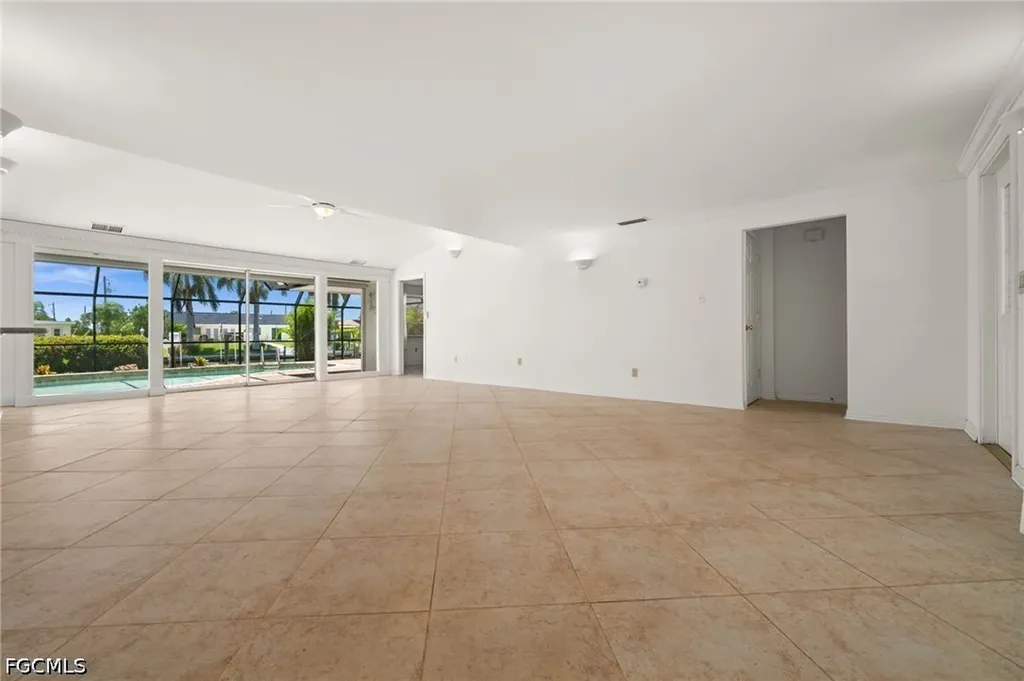 4102 SE 1st Place Cape Coral FL 33904