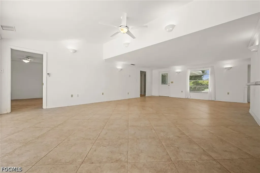 4102 SE 1st Place Cape Coral FL 33904