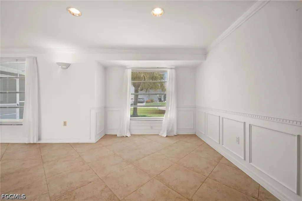 4102 SE 1st Place Cape Coral FL 33904