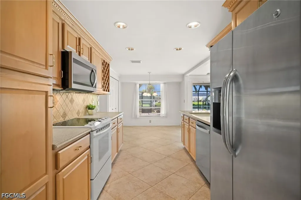 4102 SE 1st Place Cape Coral FL 33904