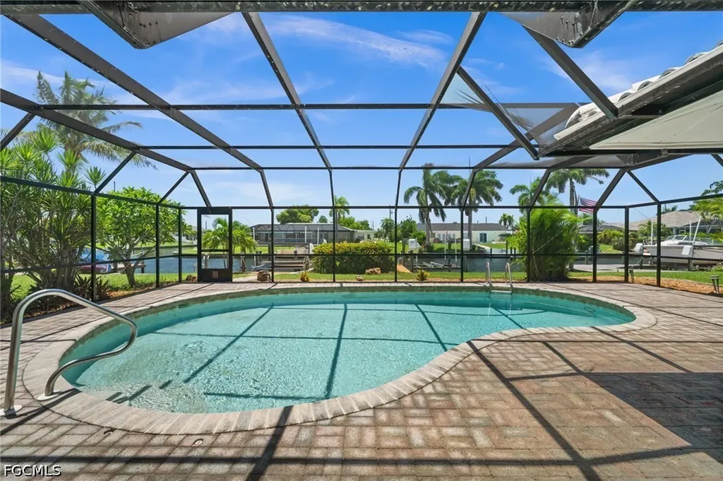 4102 SE 1st Place Cape Coral FL 33904
