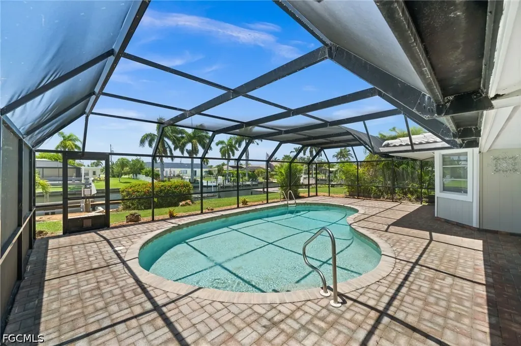 4102 SE 1st Place Cape Coral FL 33904