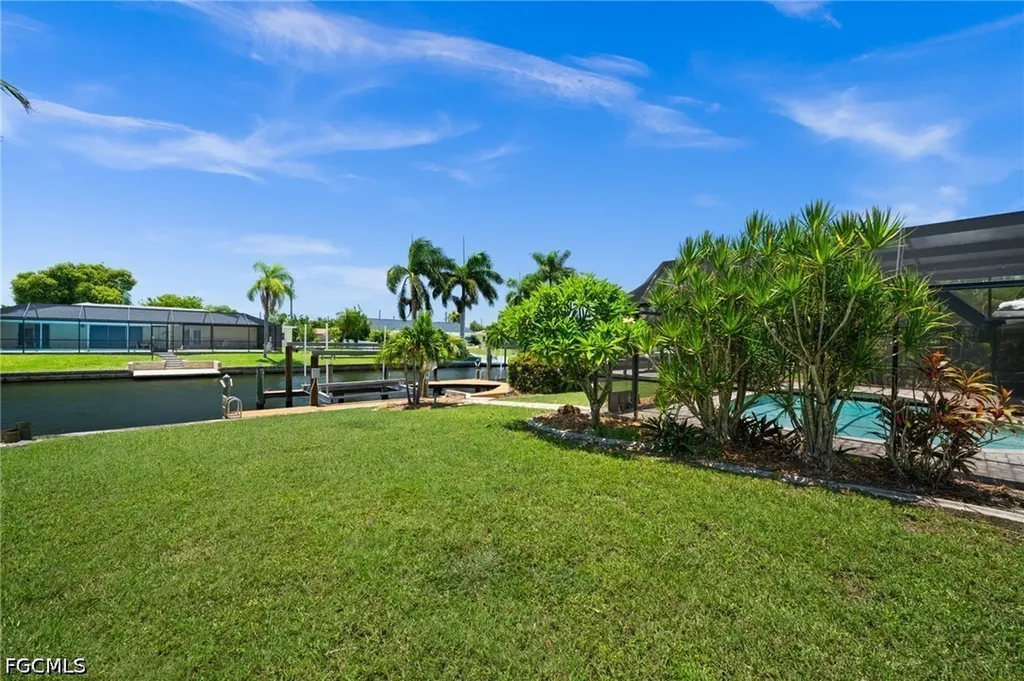 4102 SE 1st Place Cape Coral FL 33904