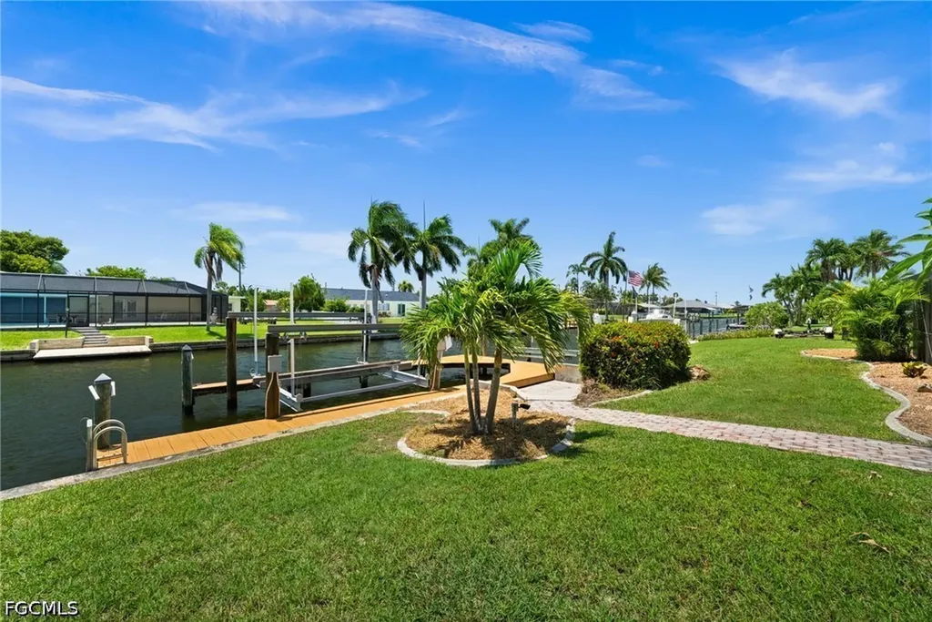 4102 SE 1st Place Cape Coral FL 33904