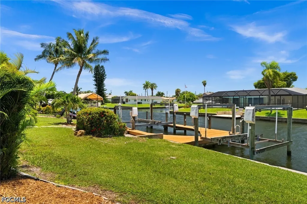 4102 SE 1st Place Cape Coral FL 33904