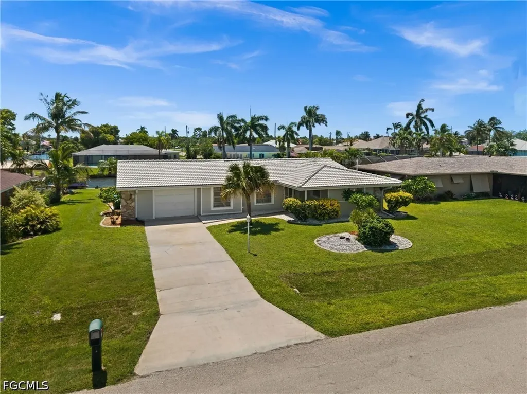 4102 SE 1st Place Cape Coral FL 33904