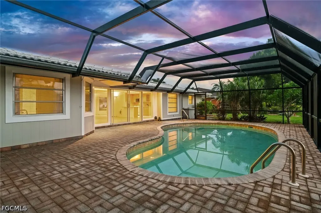 4102 SE 1st Place Cape Coral FL 33904