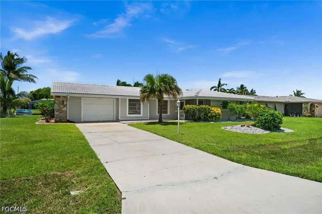 4102 SE 1st Place Cape Coral FL 33904