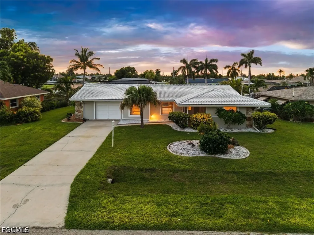 4102 SE 1st Place Cape Coral FL 33904