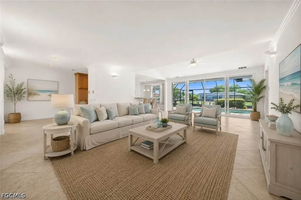 4102 SE 1st Place Cape Coral FL 33904