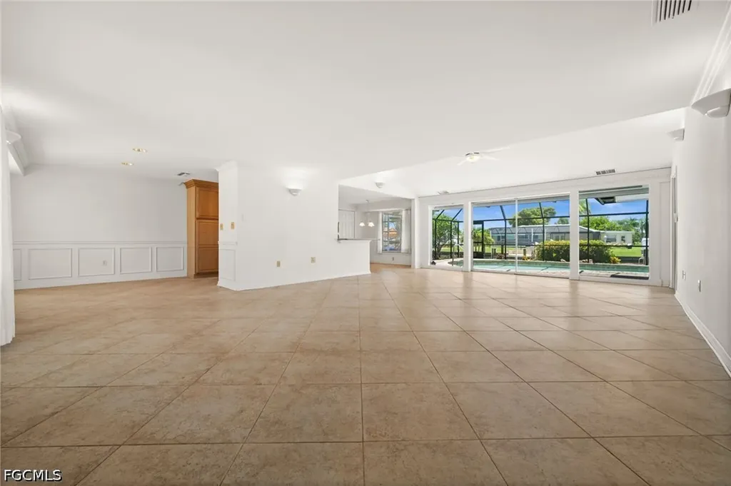 4102 SE 1st Place Cape Coral FL 33904