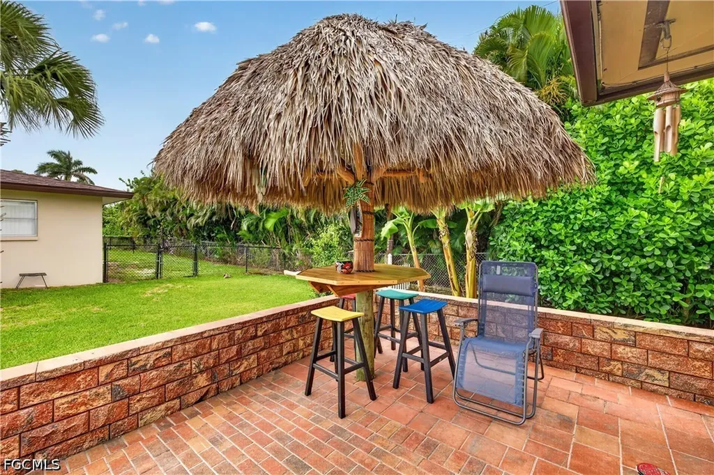 833 N Town And River Drive Fort Myers FL 33919
