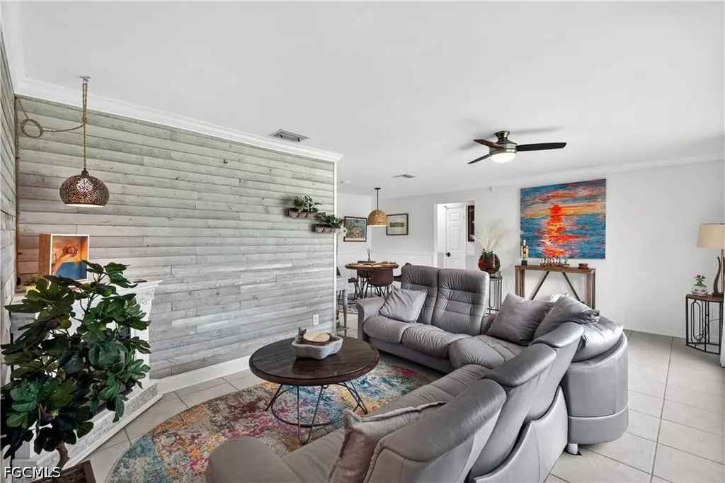 833 N Town And River Drive Fort Myers FL 33919