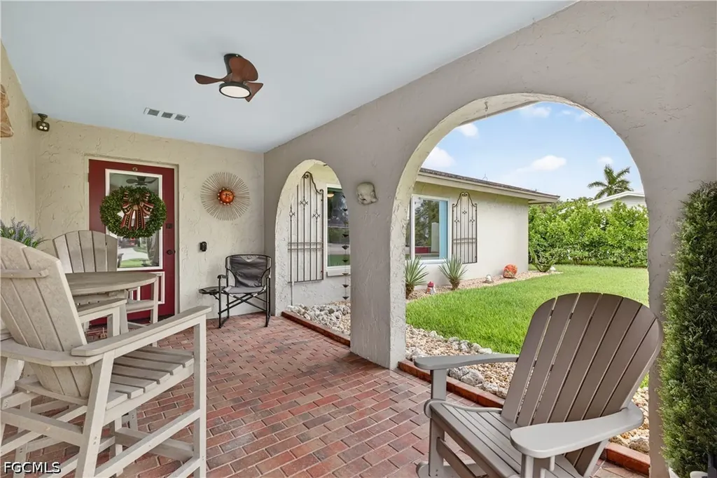 833 N Town And River Drive Fort Myers FL 33919