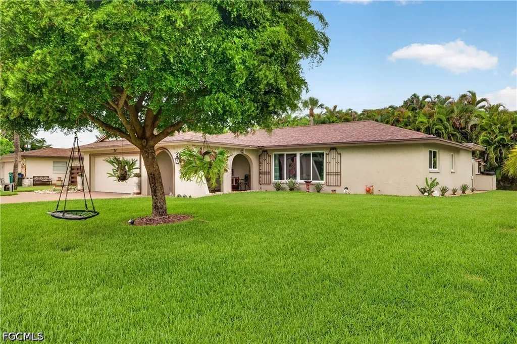 833 N Town And River Drive Fort Myers FL 33919