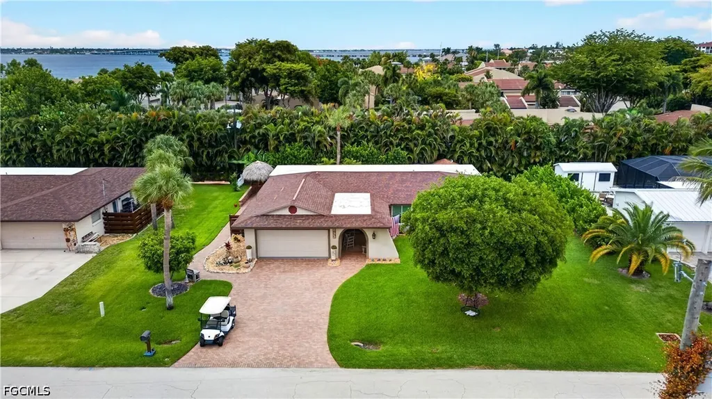 833 N Town And River Drive Fort Myers FL 33919