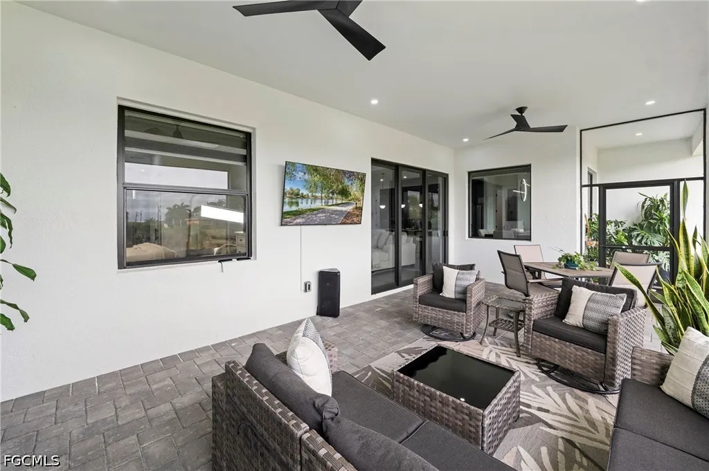 2425 SW 2nd Terrace Cape Coral FL 33991