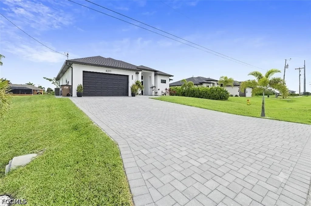 2425 SW 2nd Terrace Cape Coral FL 33991