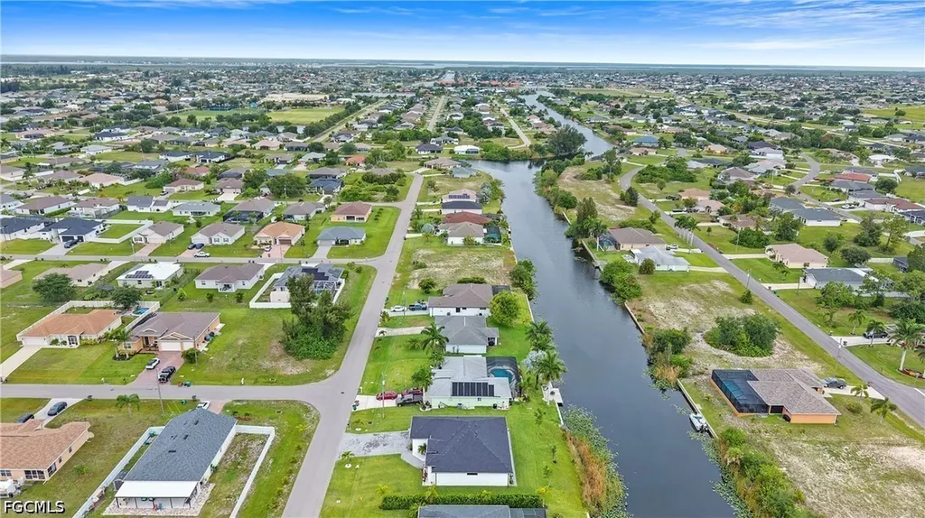 2425 SW 2nd Terrace Cape Coral FL 33991
