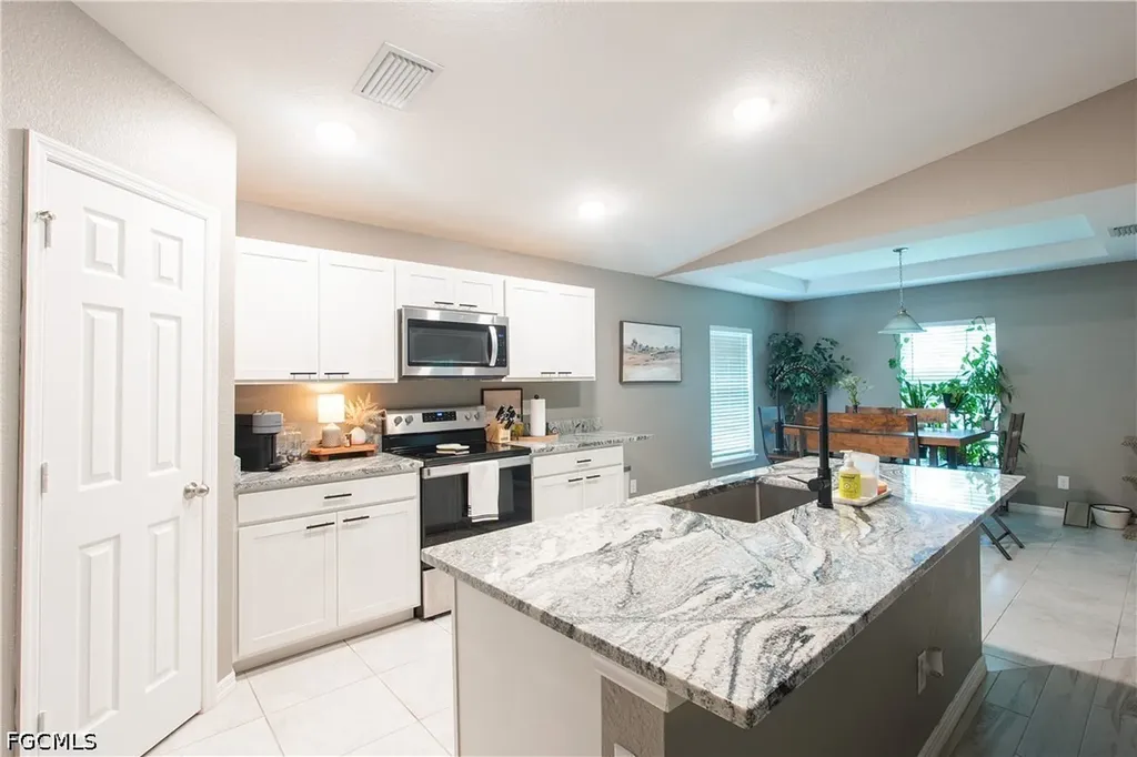 3715 Teakwood Street Fort Myers FL 33905