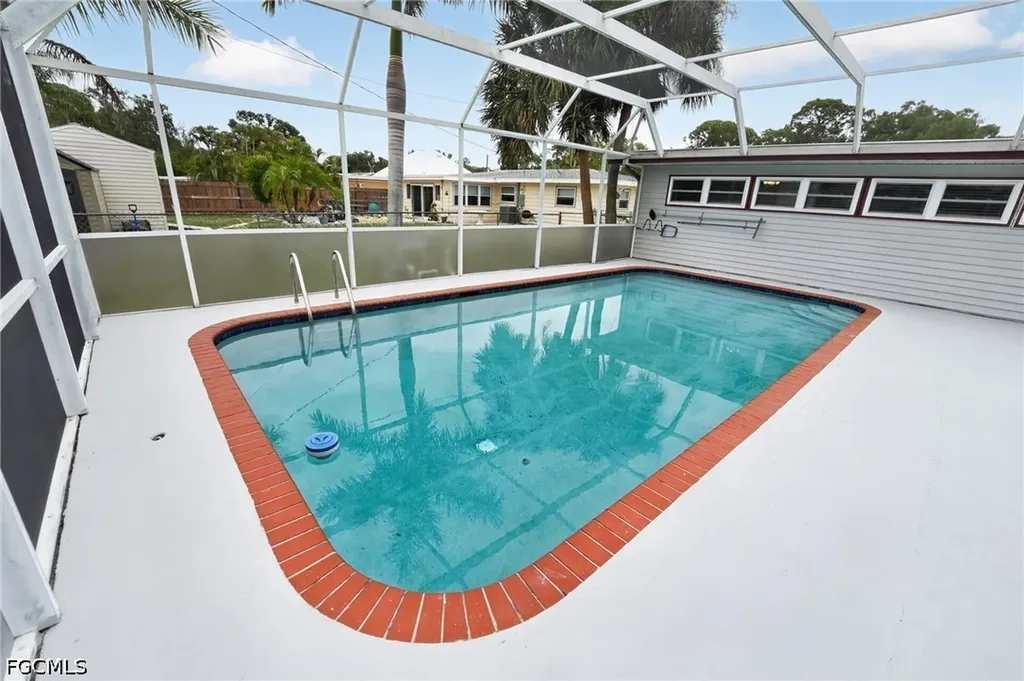 2505 Wood Street Sarasota FL 34237