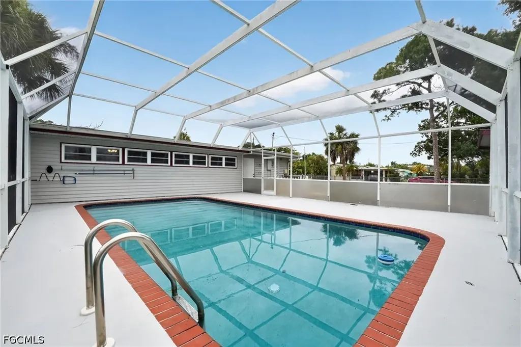 2505 Wood Street Sarasota FL 34237
